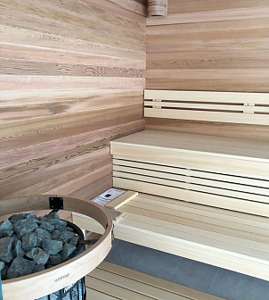Сауна в бассейне